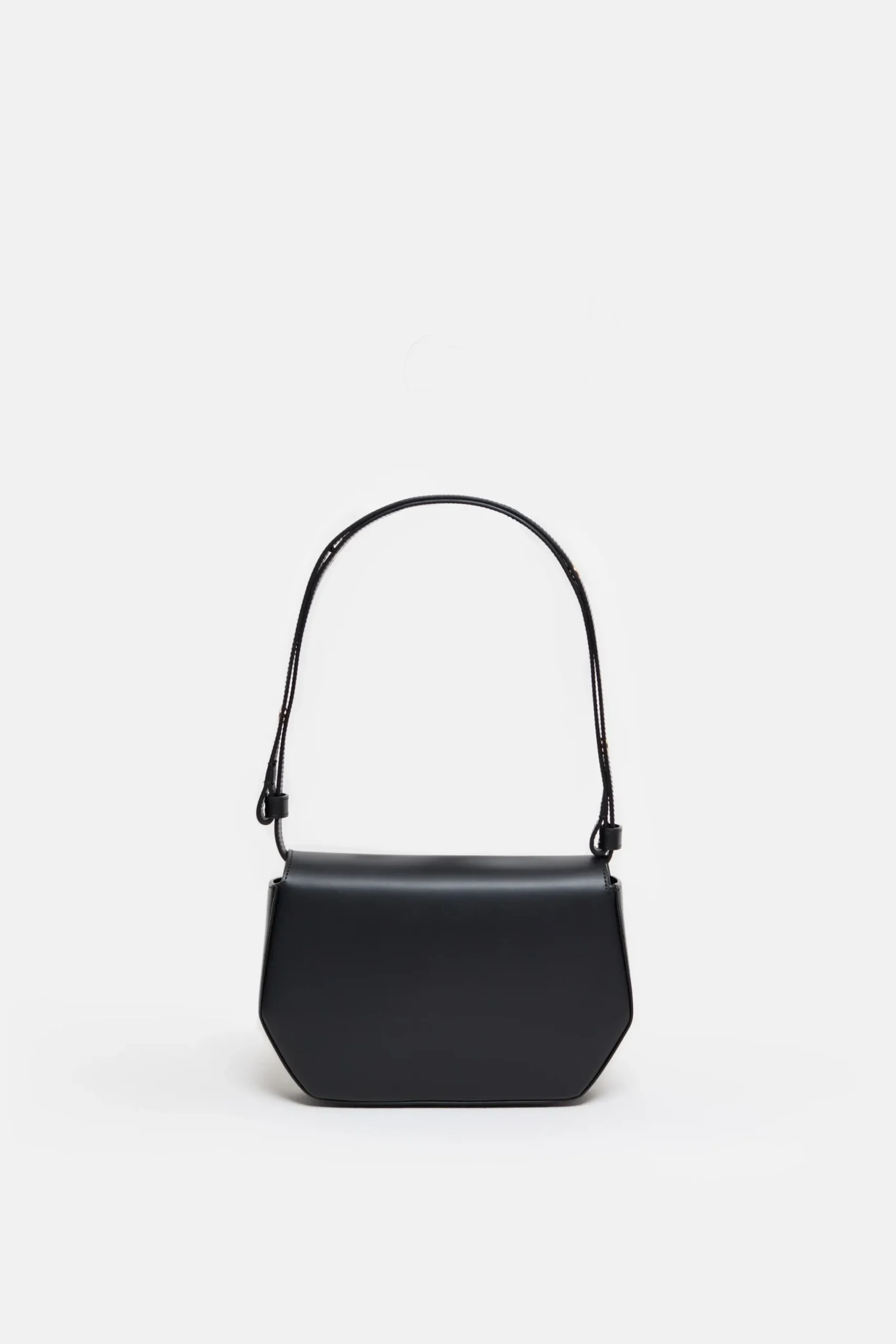 closed_bag_one_medium_4.webp Closed Taschen*Bag One Medium Black