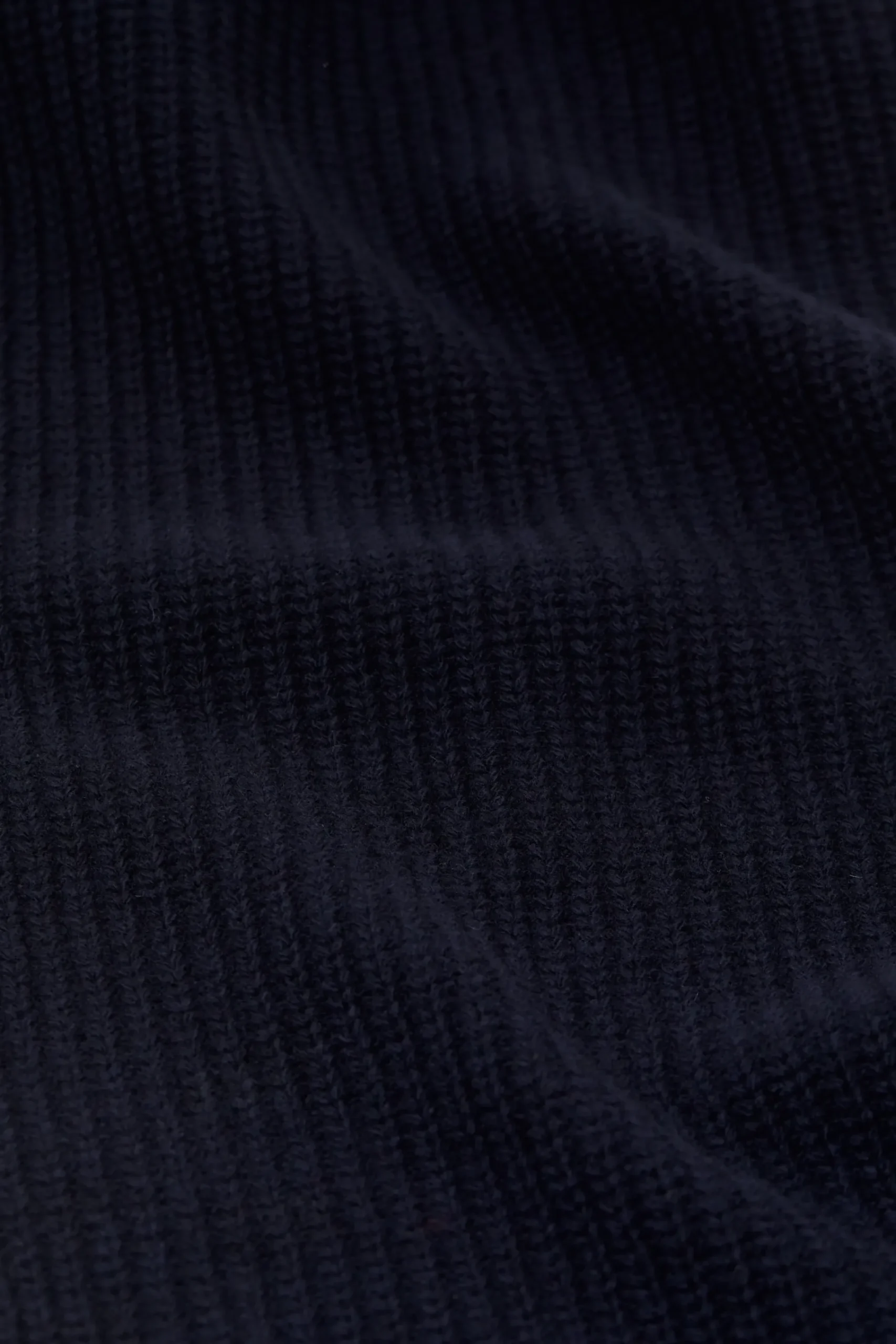 schal_aus_wolle_2-3.webp Closed Schals*Schal aus Wolle Darknight
